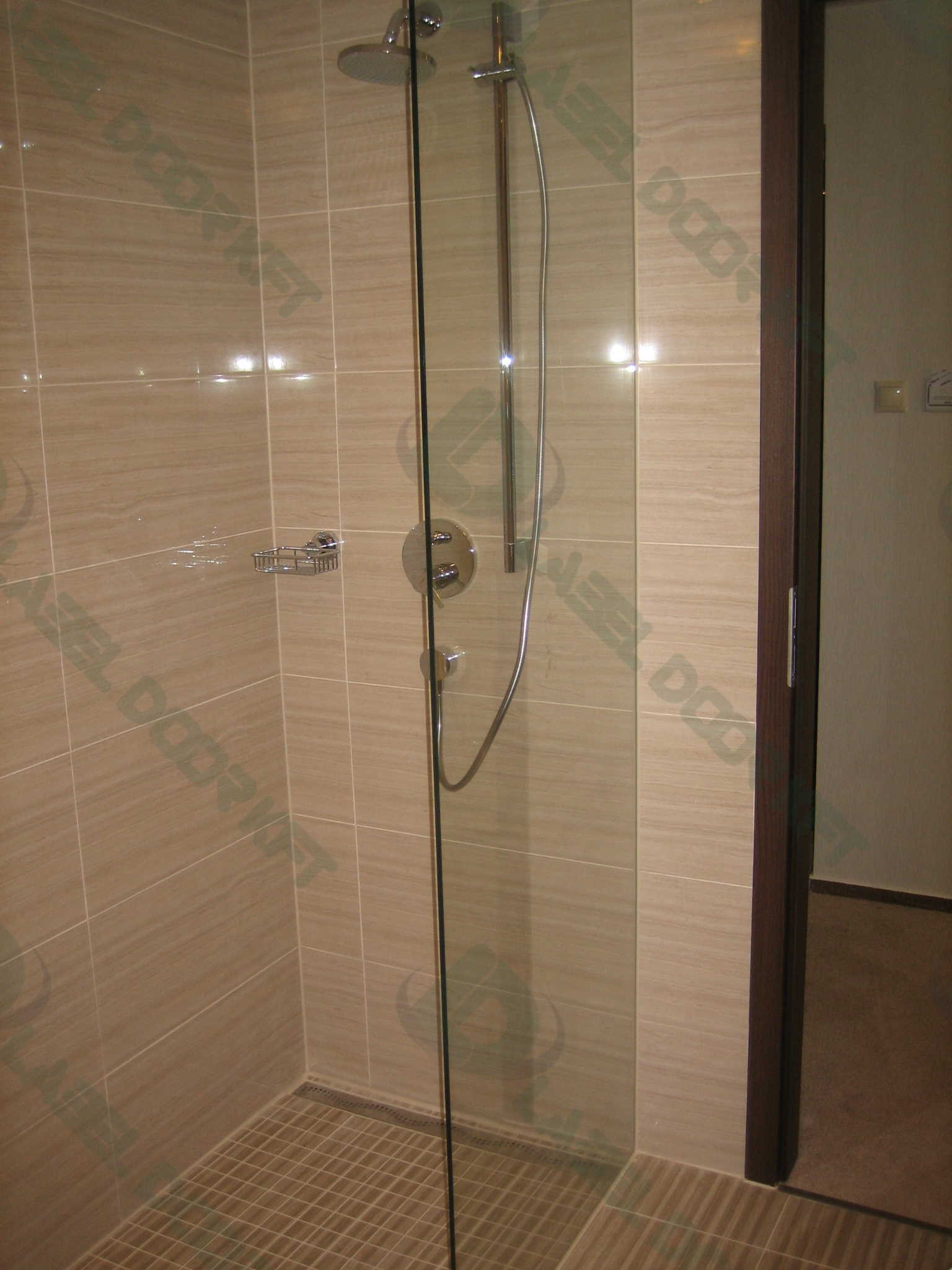 Label, glass door, glass, glass slider, GLASSDOOR, GLASS DOOR, glass railing