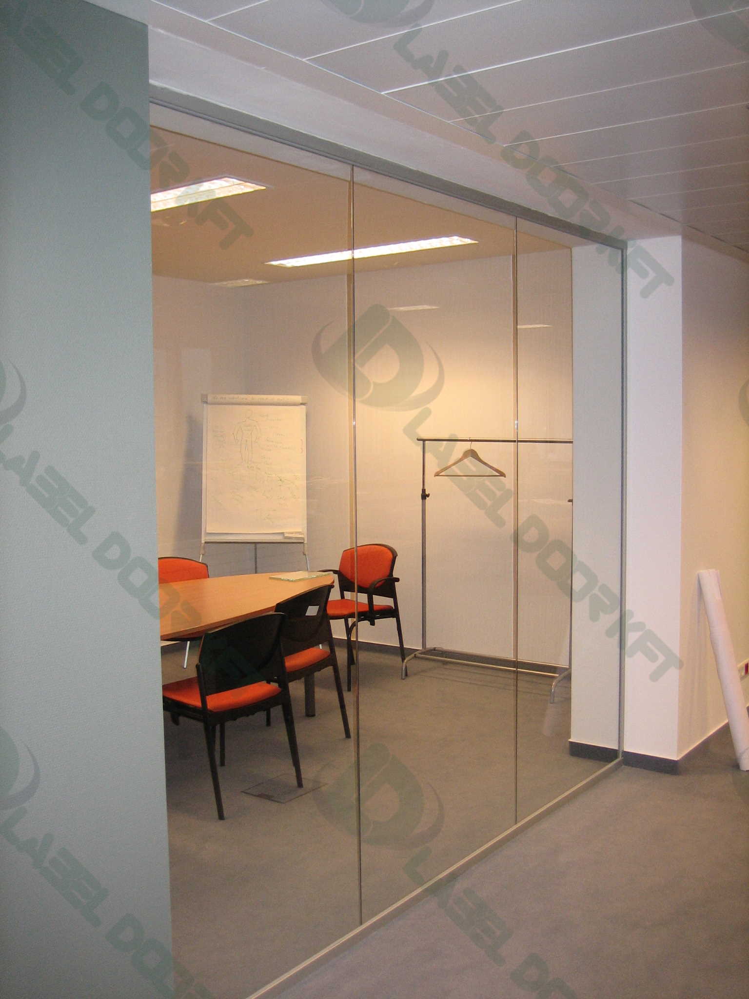 Label, glass door, glass, glass slider, GLASSDOOR, GLASS DOOR, glass railing