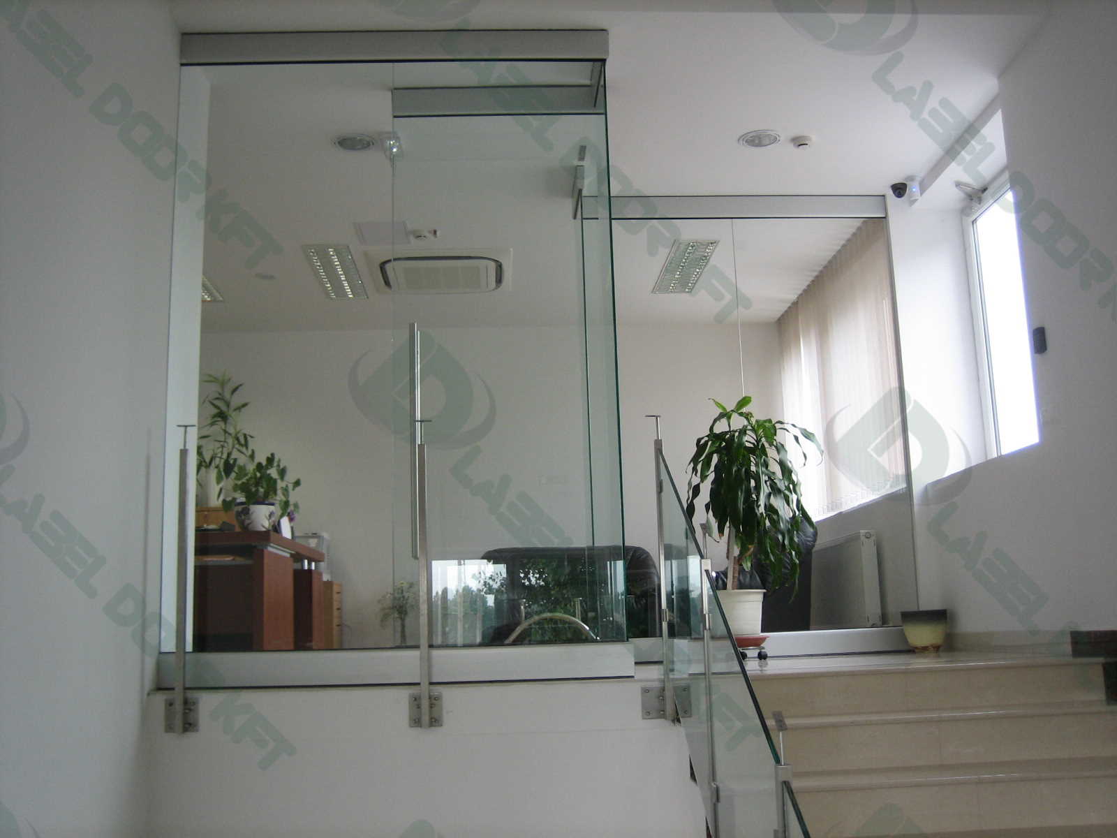 Label, glass door, glass, glass slider, GLASSDOOR, GLASS DOOR, glass railing