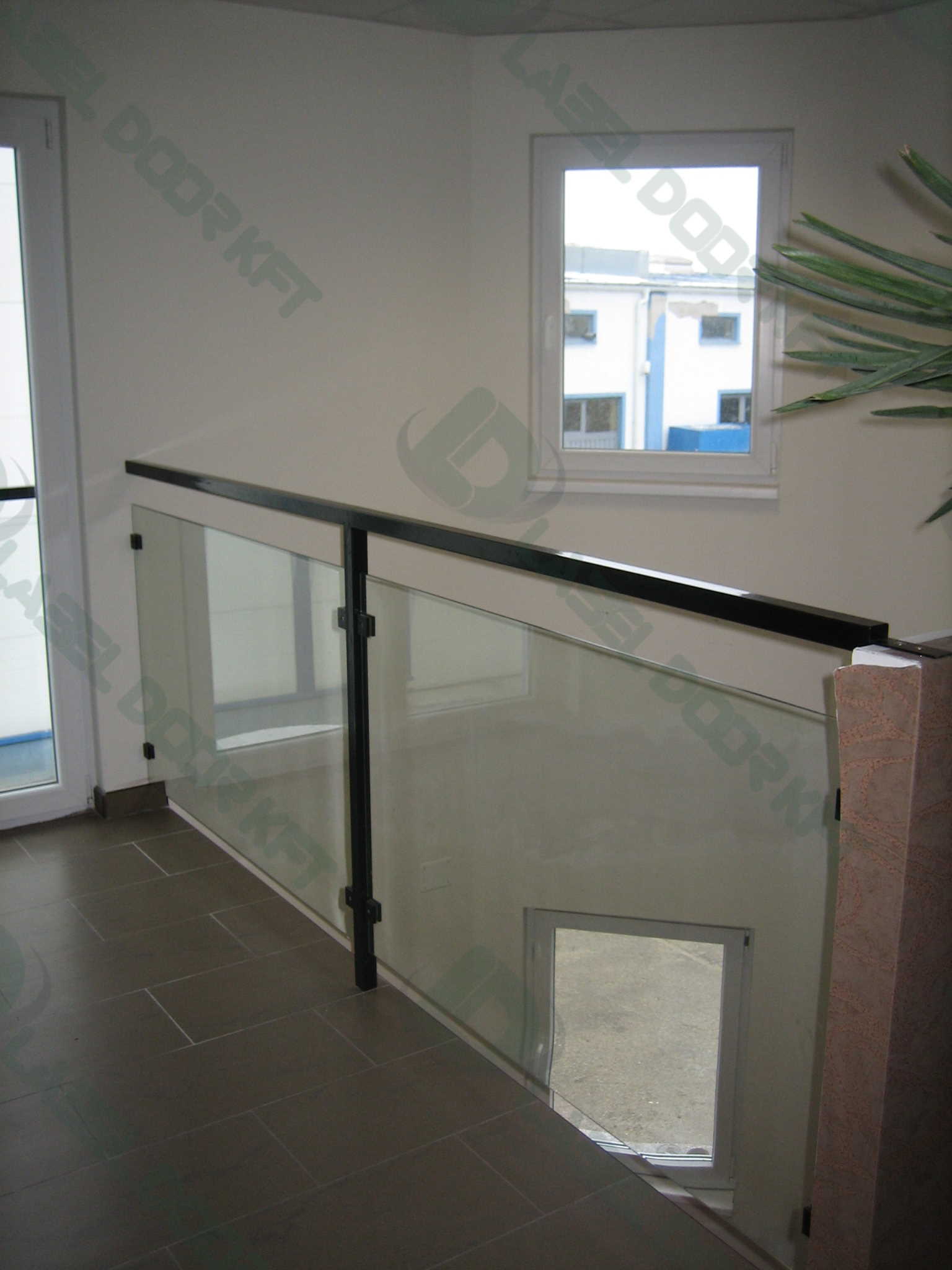 Label, glass door, glass, glass slider, GLASSDOOR, GLASS DOOR, glass railing